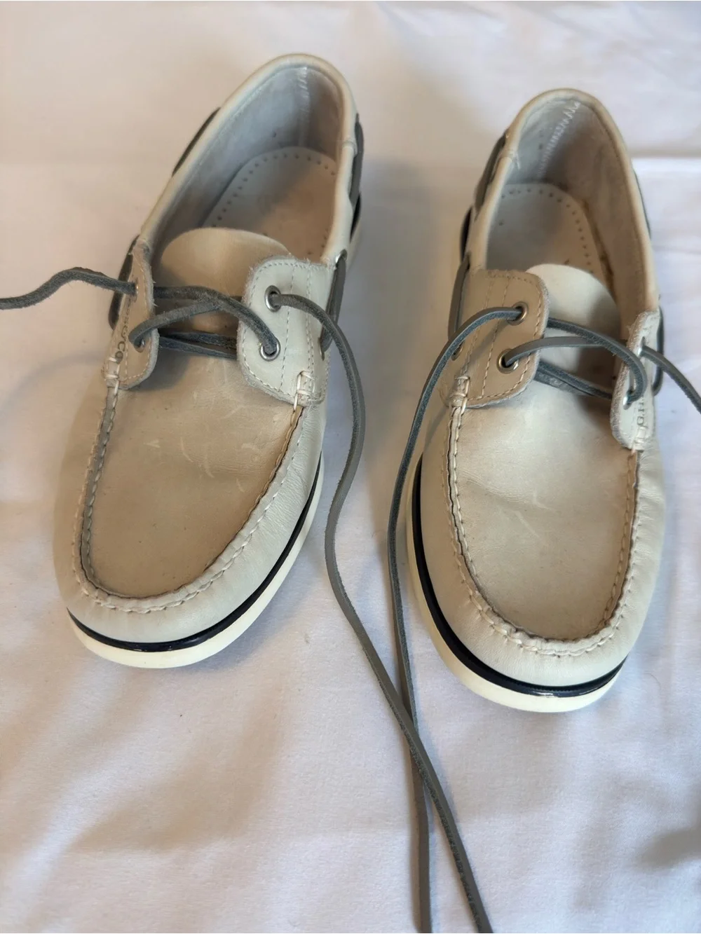 G.H. Bass & Co. Light Beige Leather Boat Shoes with Gray Laces